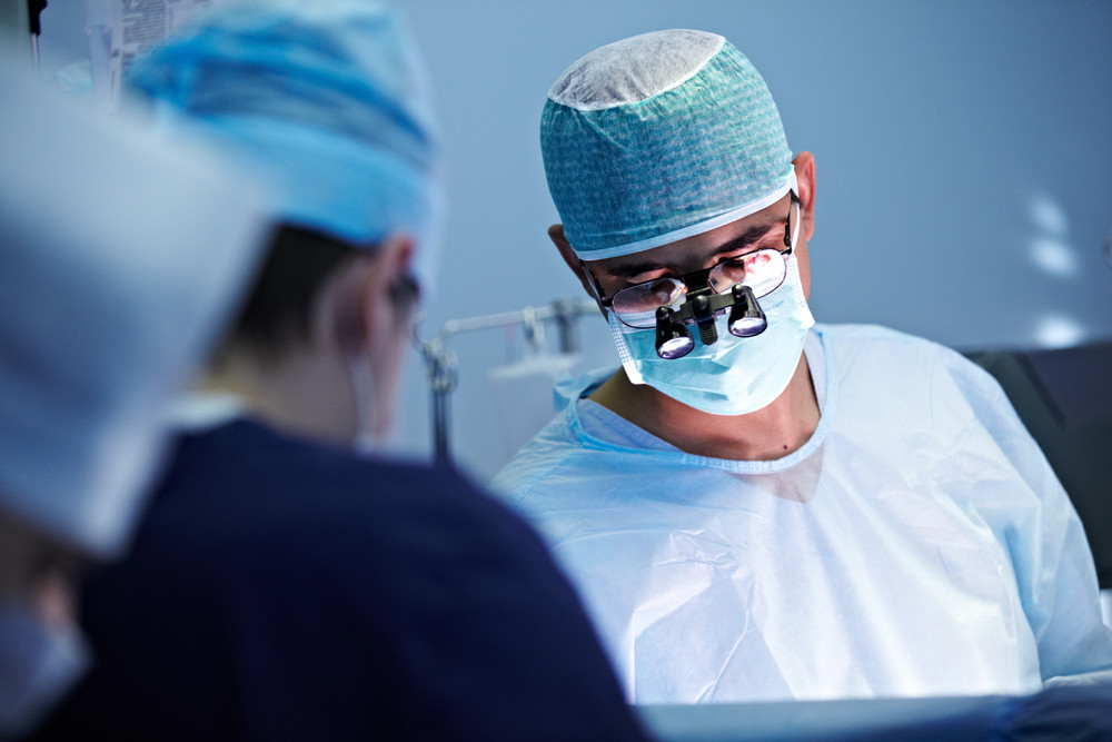 The Difference Between Plastic and Cosmetic Surgeons